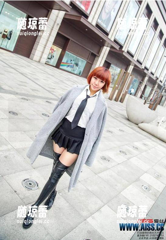 AISS爱丝(黄金版) - 穿行的索菲全套写真：走着走着，阴影都想来给她打个招呼！