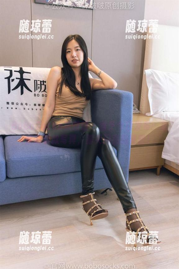 BoBoSocks袜啵啵 - 稚予今日发布：灰丝透明款写真，脚尖闪亮的秘密！