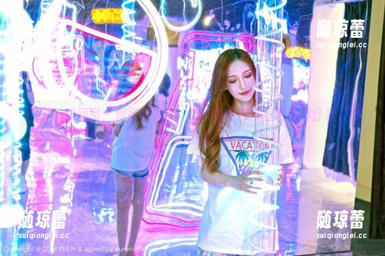 Feilin嗲囡囡 - 悄悄告诉你：Emily尹菲的日常套图分享，快来围观