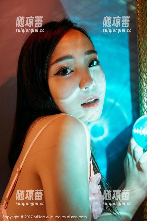 MiiTao蜜桃社 - 透过修女的面纱，月音瞳美图壁纸为你的屏幕添点色！