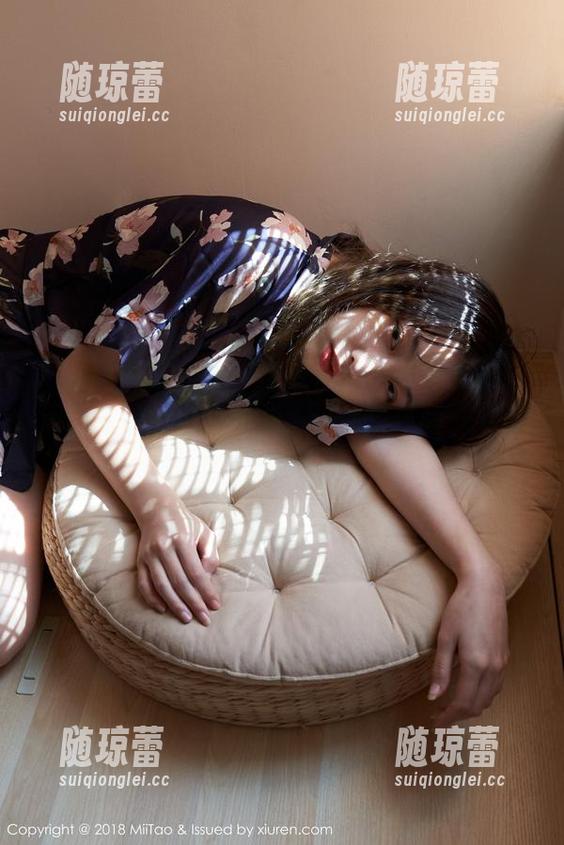 MiiTao蜜桃社-林柔柔 MiiTao蜜桃社 - 林柔柔的校服写真,高清到能数出每根线头,让你想体验一下那个时代!