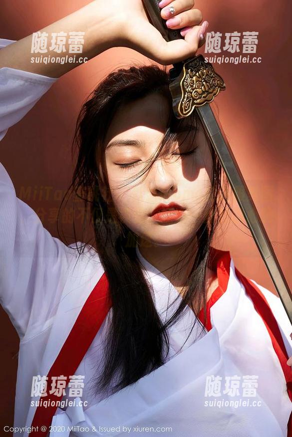 MiiTao蜜桃社 - 默默Momo的制服美图，分享的不仅是视觉，还有一丝丝的心跳加速。