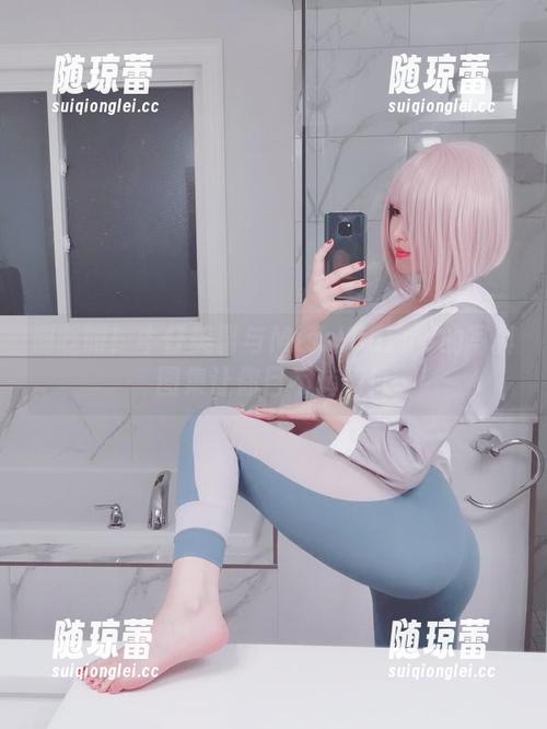 别眨眼！牛仔美臀与MissWarmJ的写真图集让你目不转睛！