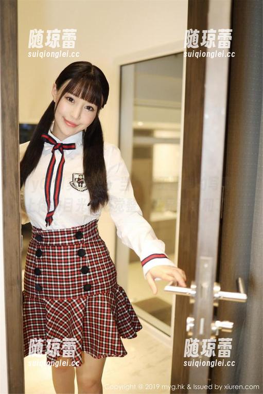 MyGirl美媛馆 - 当学妹王馨瑶的写真撞上你的目光，感觉整个世界都柔和了。