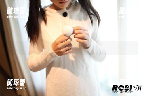 ROSI翘臀：原图透露的微妙氛围，你领会到了吗？
