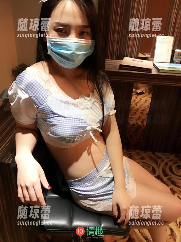 ROSI和服图库：光线打在织物上的瞬间，仿佛时间都停滞了，来感受一下魔幻的氛围吧。