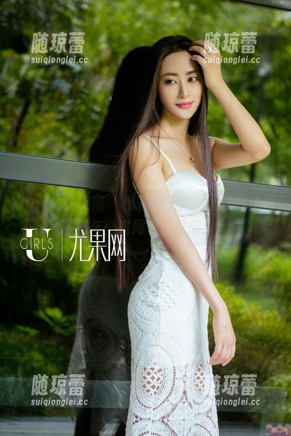 UGirls尤果网 - 穆菲菲的红裙，原图资源与心跳同步的瞬间