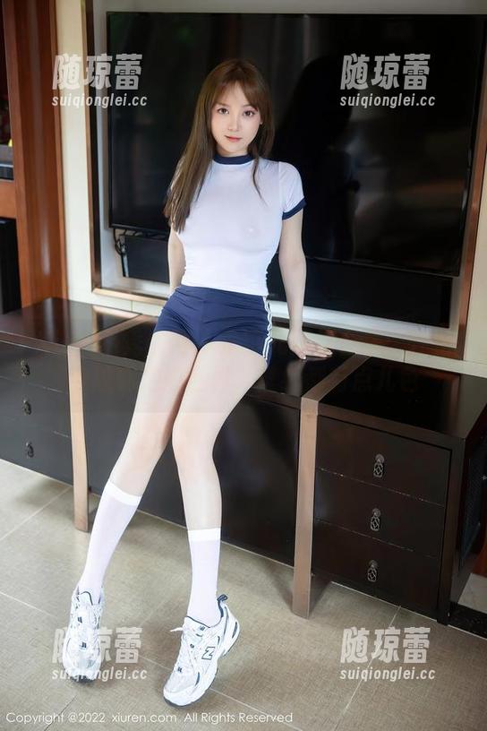 Xiuren秀人网 - 李可儿网袜合集：轻松穿越到她的世界，壁纸都有点儿色