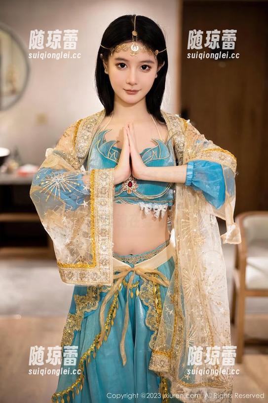 Xiuren秀人网 - 万圣节套图：鹿小茜给我上了一课，这么多元素巧妙结合，我感觉灵魂在舞动。