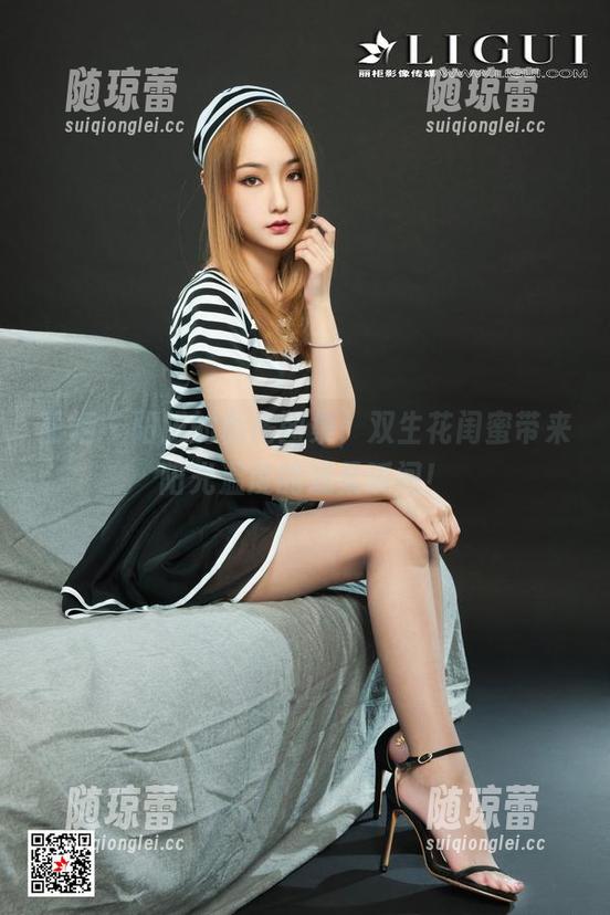 丽柜 - 阳阳的私房图集，双生花闺蜜带来阳光温度的温柔瞬间！