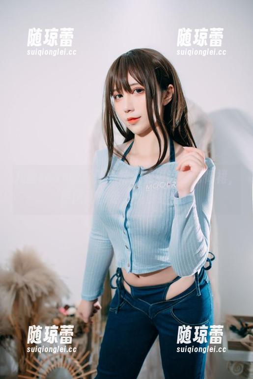 九曲Jean的吉他妹妹：看看这身包臀裙，原图请拿走，免费给你！