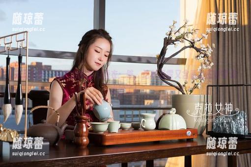 克拉女神 - 僮僮的私拍与睡衣：唉，这种显露又含蓄的感觉真是太妙了！