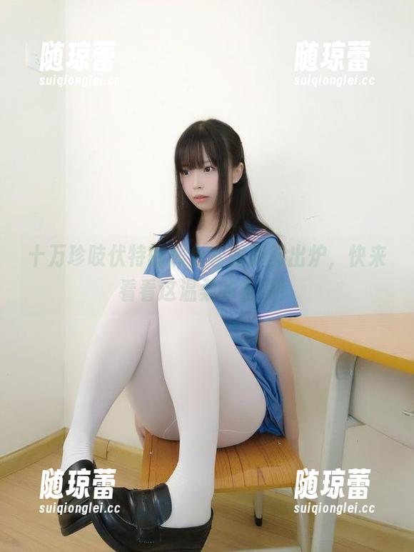 十万珍吱伏特的黑兔套图新鲜出炉，快来看看这温柔的光影！