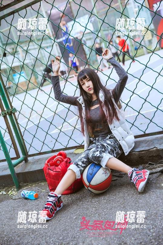 头条女神 - 尹菲秘密图集：高清到让人忍不住想多看几眼
