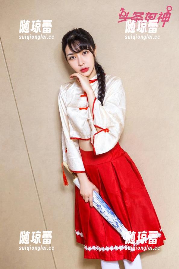头条女神 - 精选张梓柔的JK写真：画面里藏着的每一个呼吸与瞬间！