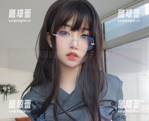 女主K的夏天最新图包：远离虫子，近距离拥抱幽默！