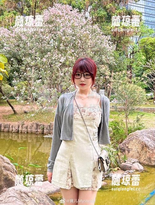 宝儿mysterial短裙：精选之作，关于青春与暗涌的小秘密。