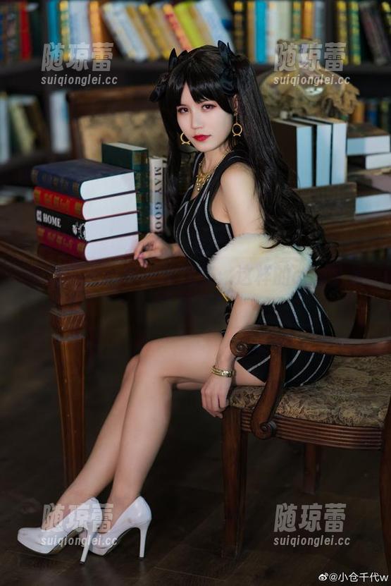 小仓千代w网袜大揭秘：这样的cos才是我的菜！