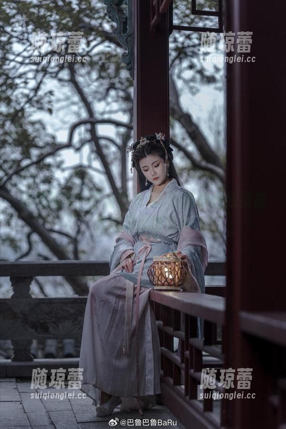 追逐阳光，巴鲁巴鲁BaRu带你在线捕捉校园瞬间的写真