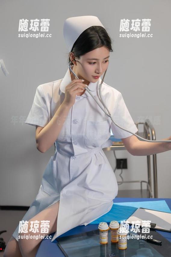 年年Nnian飞天：作品里的云彩，在线感受那一抹柔情