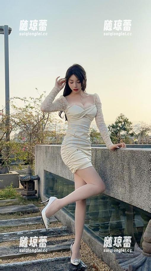 微密圈 - 下载徐莉芝的玲珑身姿图包，感受光影的魔力！
