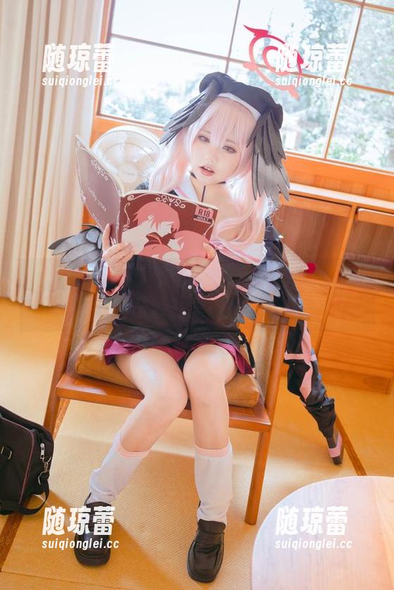 當是一只熊仔吗遇上逸仙：碧蓝航线上的奇妙写真图片！