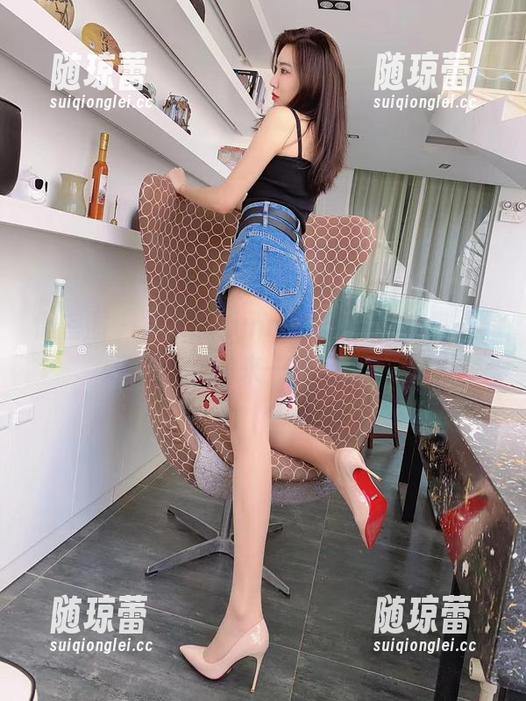 微密圈 - 林子喵Lynne的瑜伽作品集–当身体与灵魂来一场亲密对话