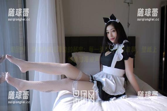 果团网 - 蜜桃Q妹儿海边的秘密：每一张写真都是故事，壁纸上悄悄的海浪声