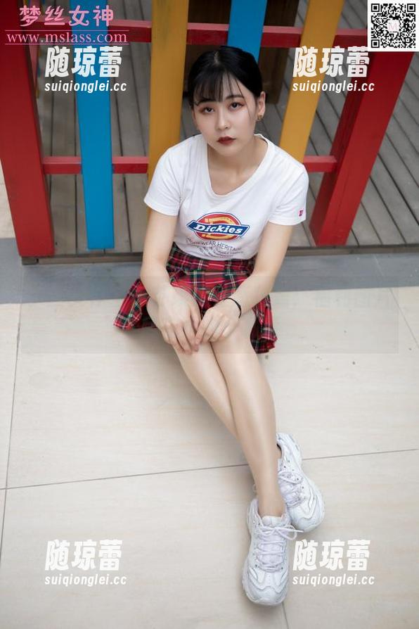 梦丝女神 - 小苏琪的性感秘籍：福利图片尽在她的小嘴唇