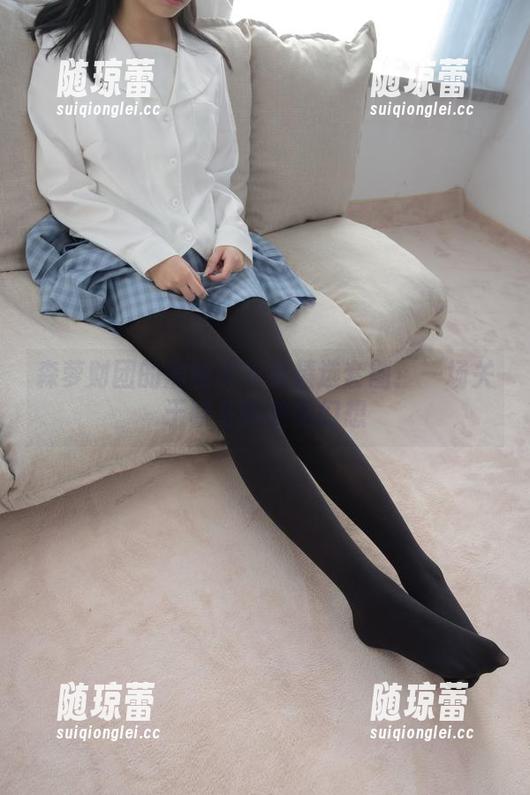 森萝财团 森萝财团的黑丝灰毛衣精选套图:一场关于秋冬的美丽幻想
