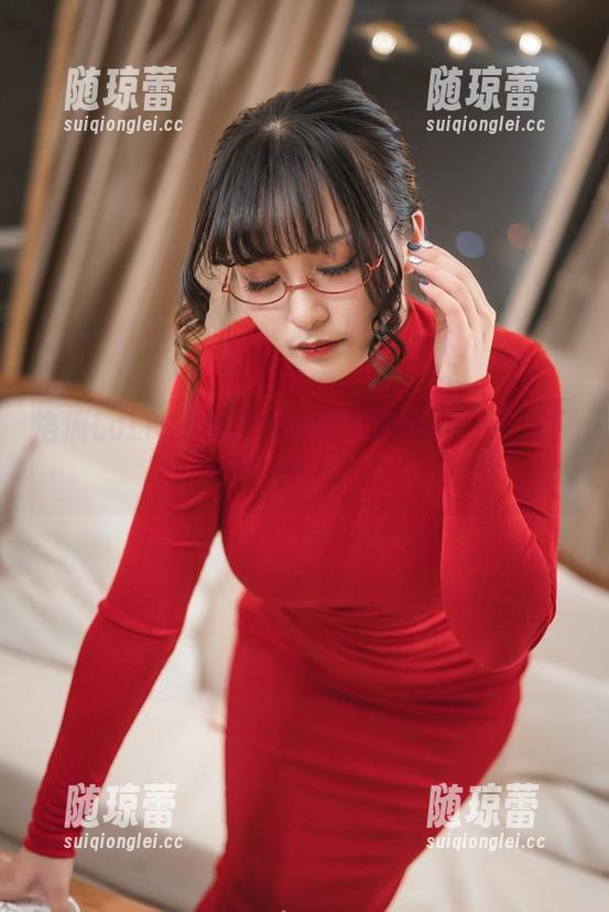 洛璃LoLiSAMA女神的写真更新，今天又被美到不行！
