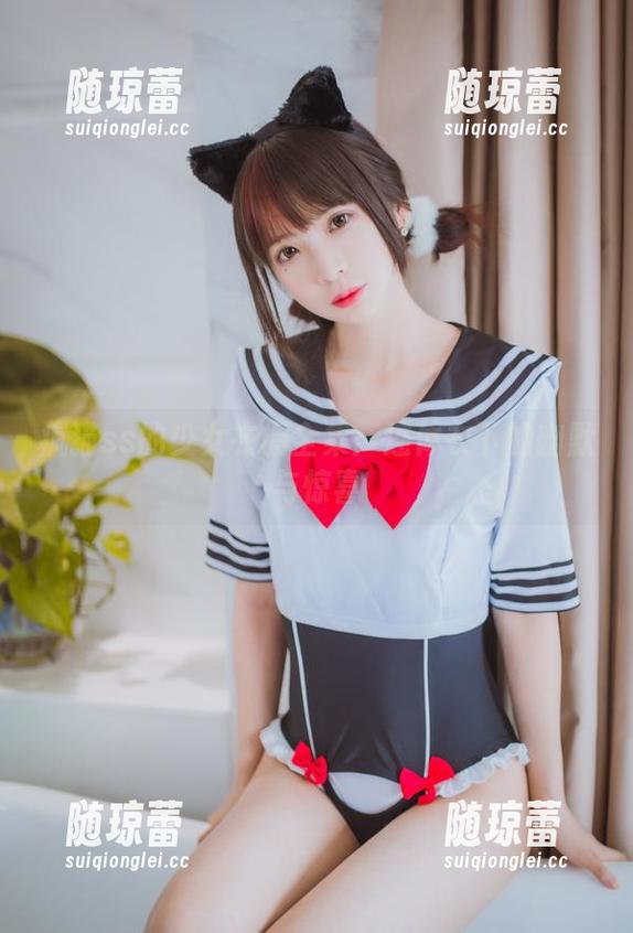 疯猫ss的少女衣橱全集：连体衣下的幽默与惊喜
