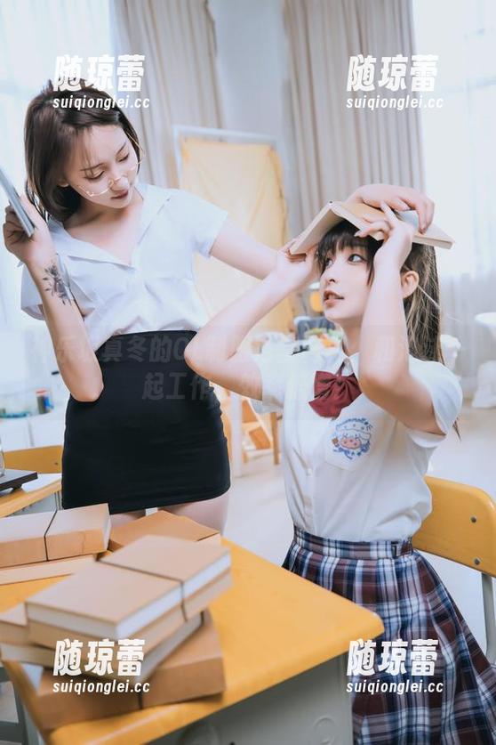 神乐坂真冬的OL制服浴室写真：和泡沫一起工作，效率倍增！