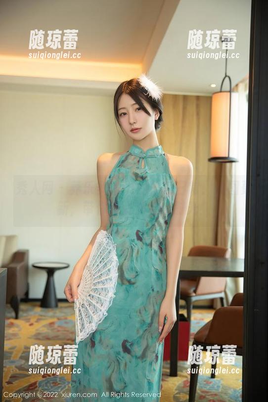 秀人网 - 养乐多Doll的黑色日常：美图更新，带你走入别样的时光！
