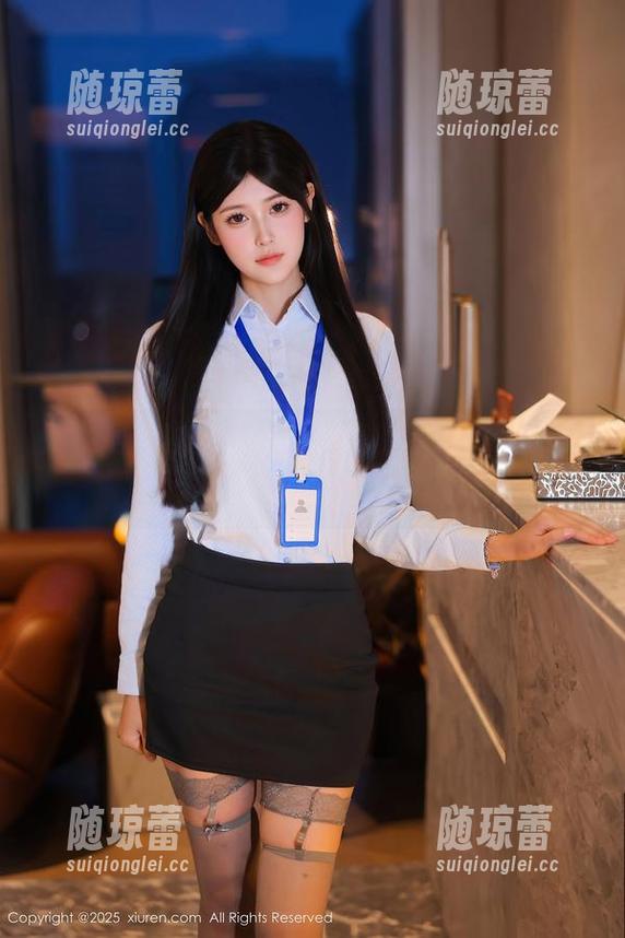 秀人网 - 奶喵喵的白色幻想：轻松获取免费套图，甜蜜瞬间等你！