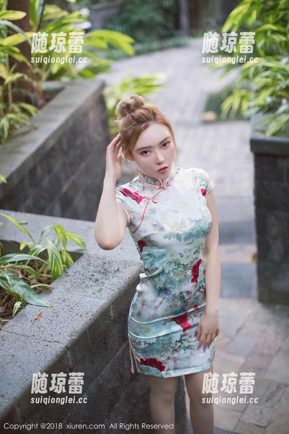 秀人网 - 私拍时光机：林文文yooki的旗袍套图，瞬间回到那个动人的年代！