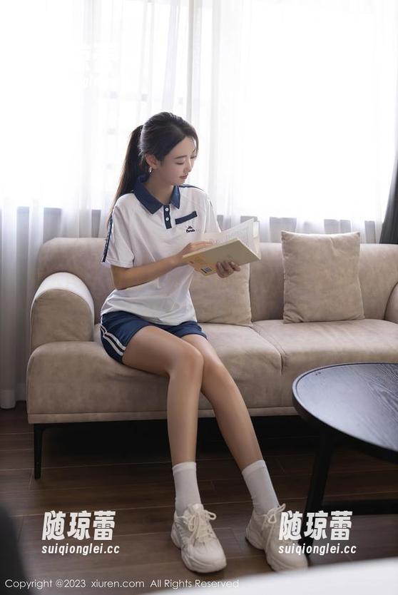 秀人网 - 白丝模特颖仪baby：定制你的视觉享受图集