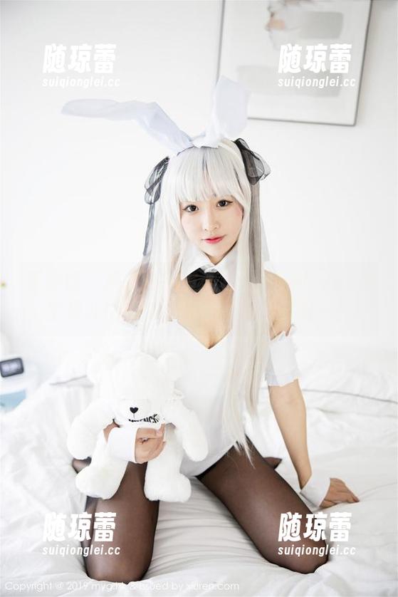 美媛馆 - 挑战你的审美极限！vetiver嘉宝贝儿的制服与网盘写真合二为一！
