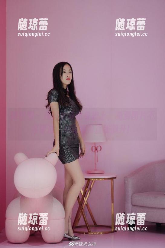 微密圈 - 辣妈女神化身护士，免费图片不容错过，心动指数直线飙升！