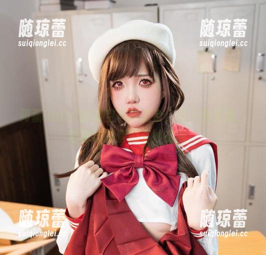阿薰kaOri的镂空写真组合，影子和光线，隐秘与探索的奇妙交融。