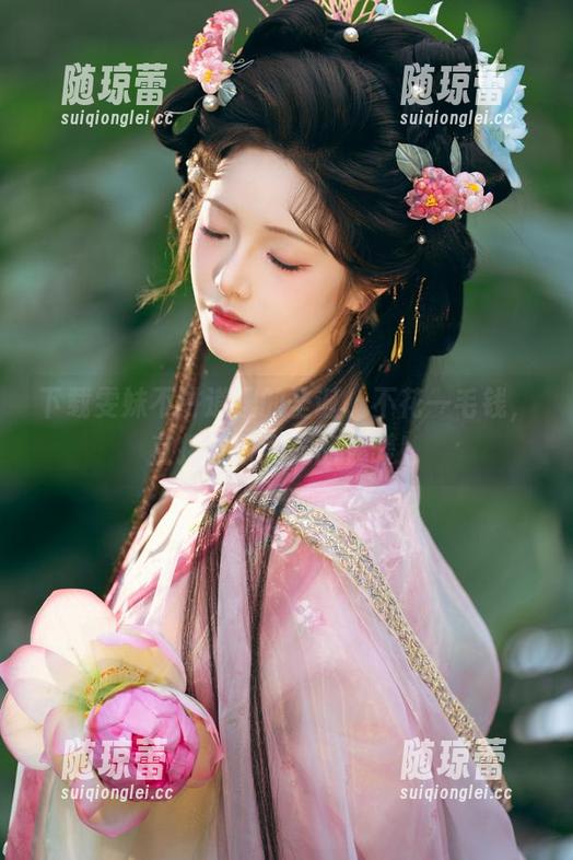 下载雯妹不讲道理的圣诞，不花一毛钱，直接收获满满的温暖！