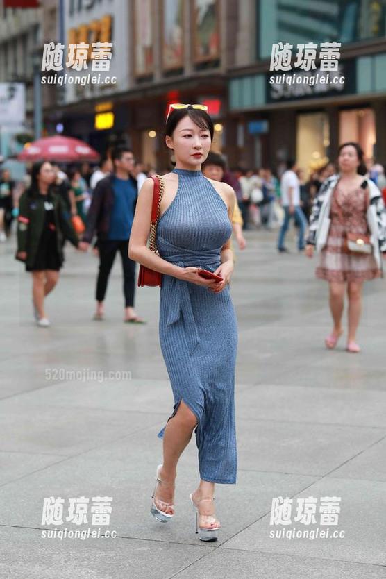 魔镜街拍 - 寒风中身披肉丝的圣诞美丽，让婷婷带你领略这份作品集分享的浪漫！