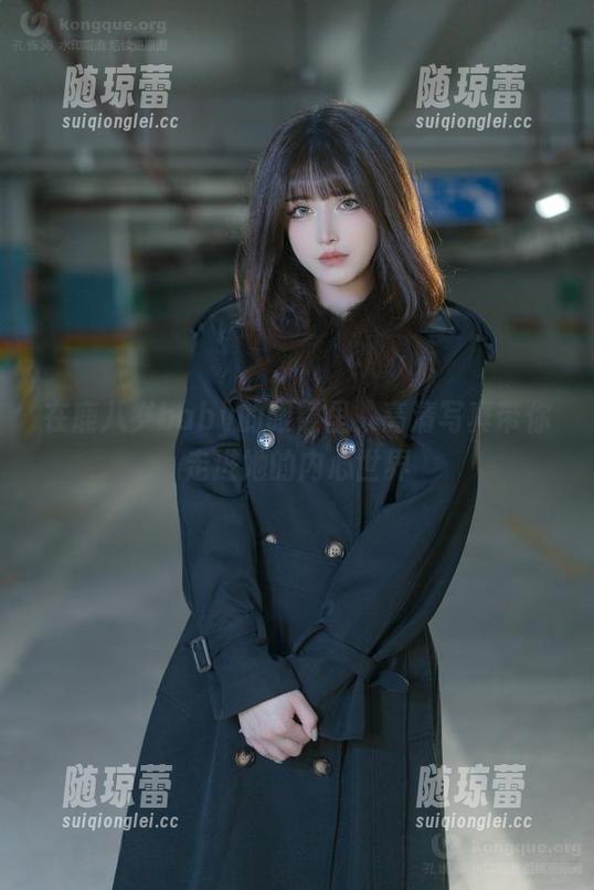 在鹿八岁baby的眼镜里，高清写真带你走进她的内心世界